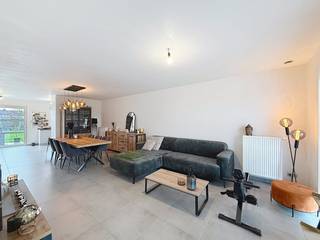 Belle maison neuve avec un grand jardin, 3 chambres et un garage à louer dans le quartier calme de Poelkapelle. Des espaces de vie spacieux !...