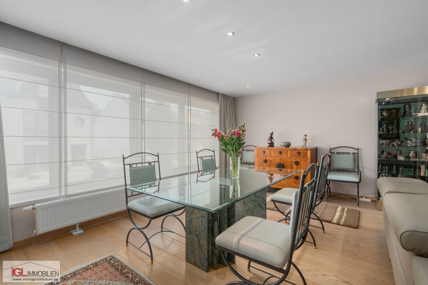 Modern appartement met 2 slaapkamers en garage! - foto 3