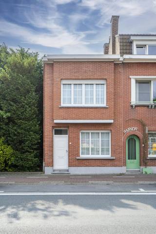 Charmant huis te koop aan de rand van Kortrijk en MarkeZoekt u een huis te koop in Kortrijk of omgeving? Ontdek dan dit bijzonder goed...