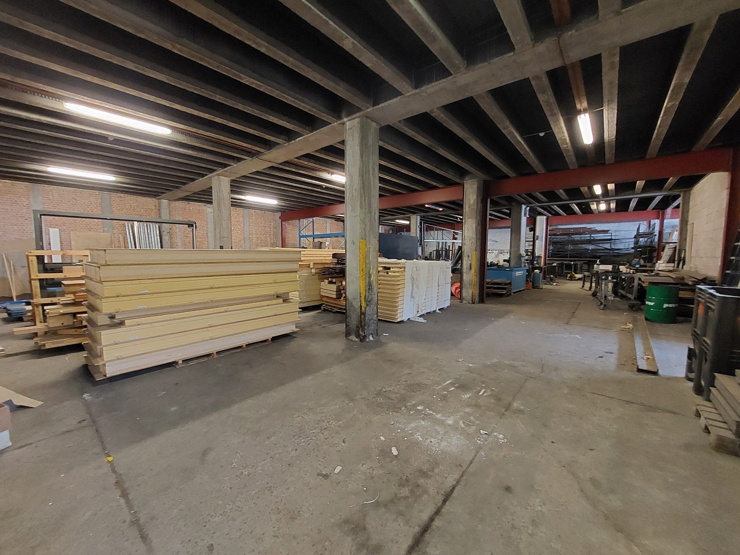 Centraal gelegen magazijn van 1152m² - foto 5