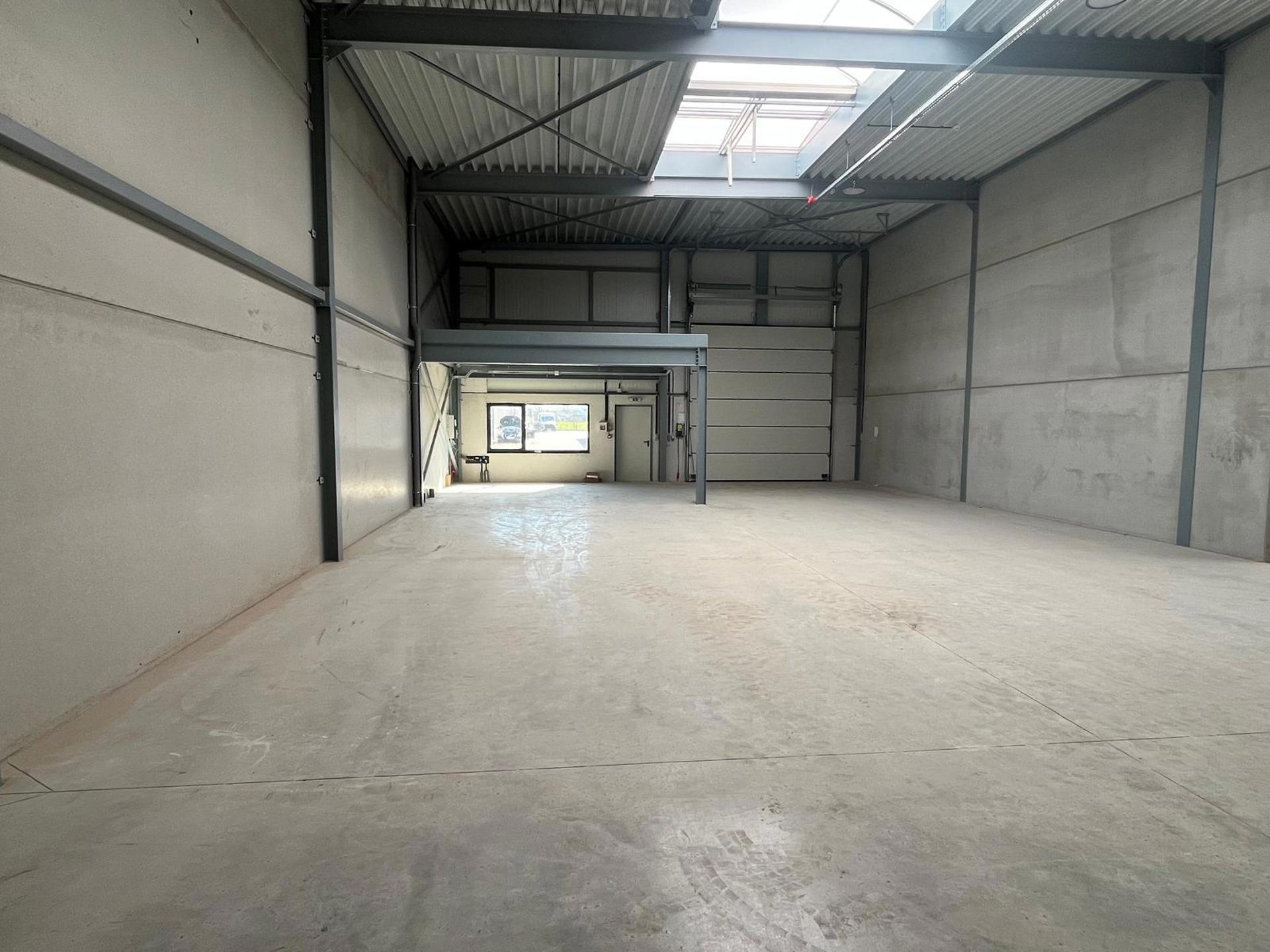 Commercial à louer à Ranst - photo 4