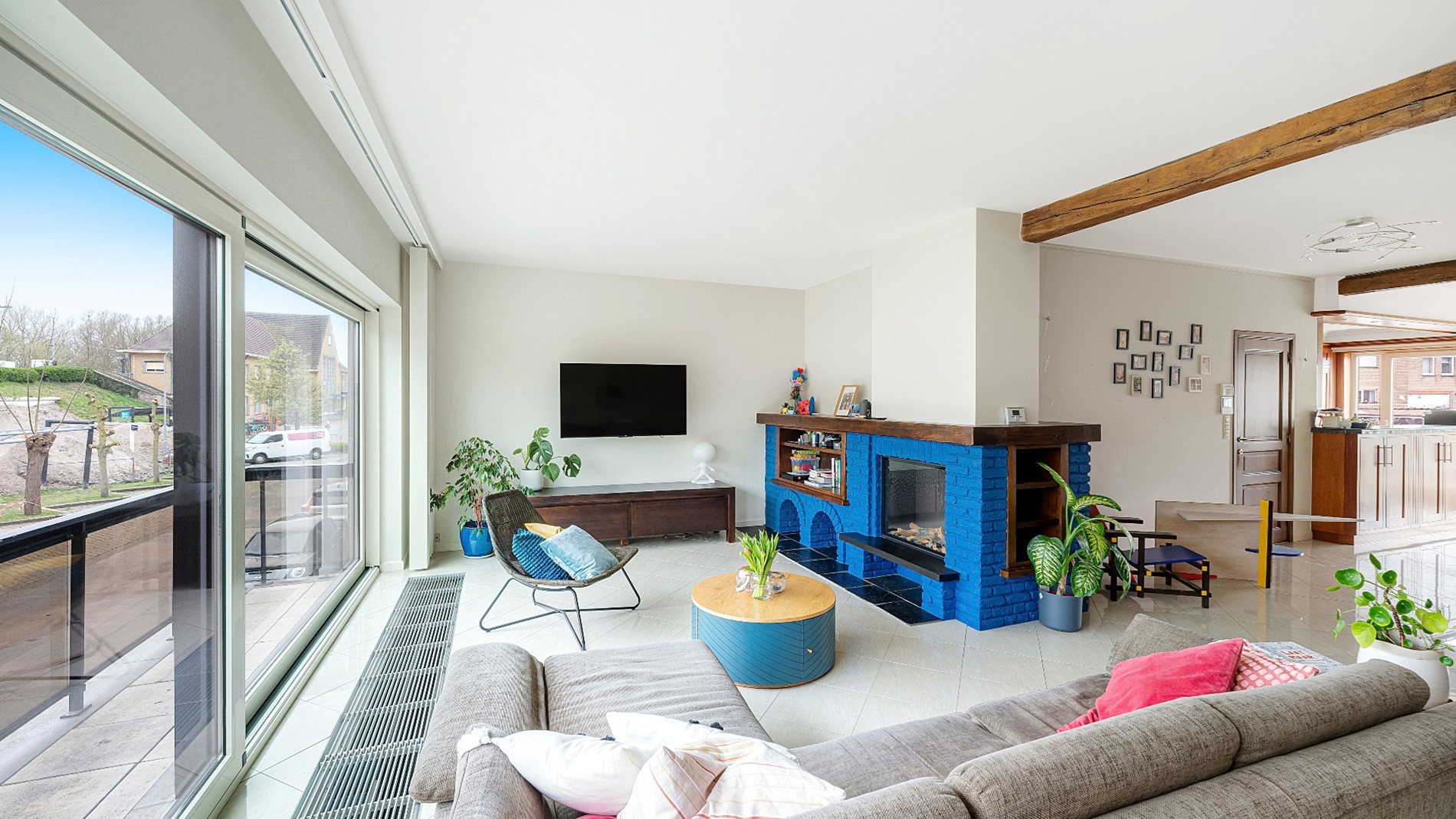 Ruime woning met garage en zonnepanelen in hartje Heist. - foto 5