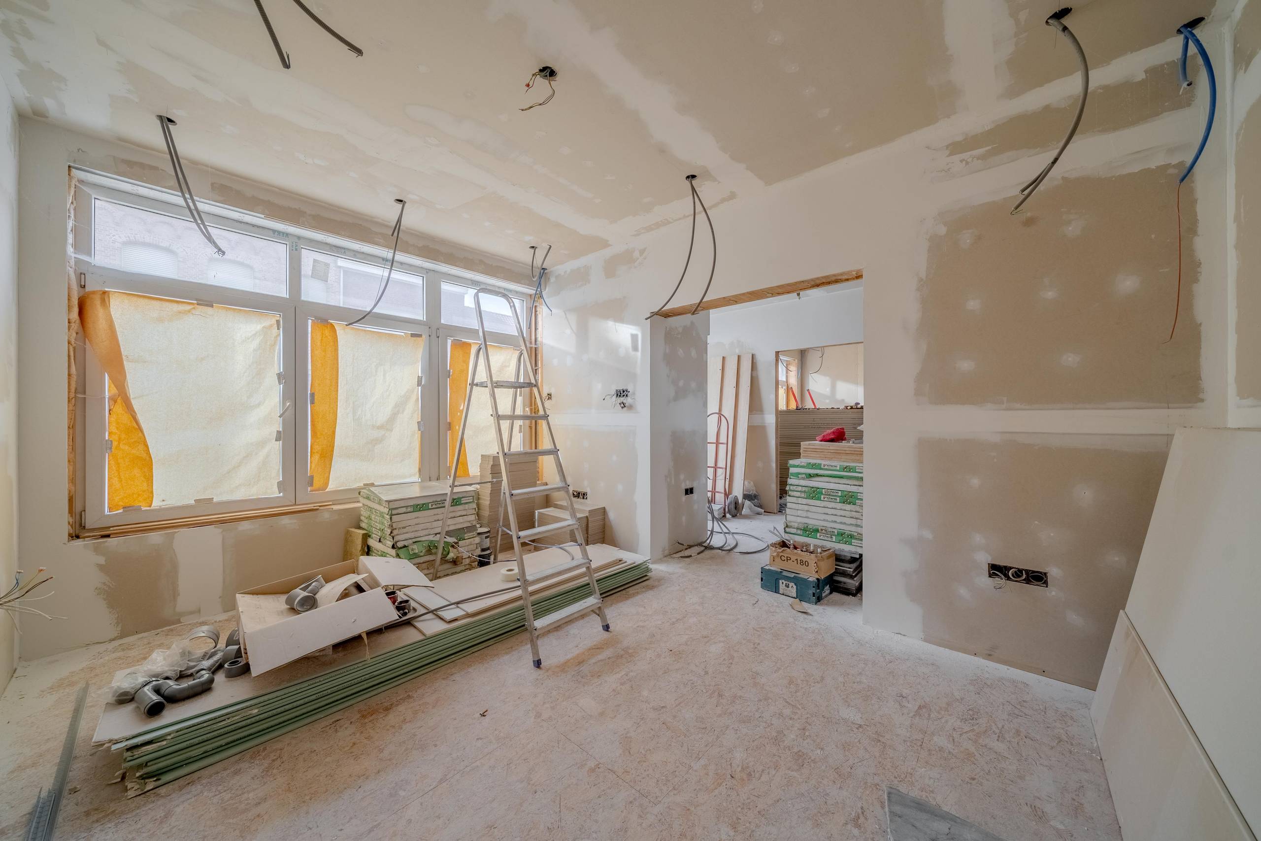 Woning in renovatie met ruime tuin in Poelkapelle - foto 5