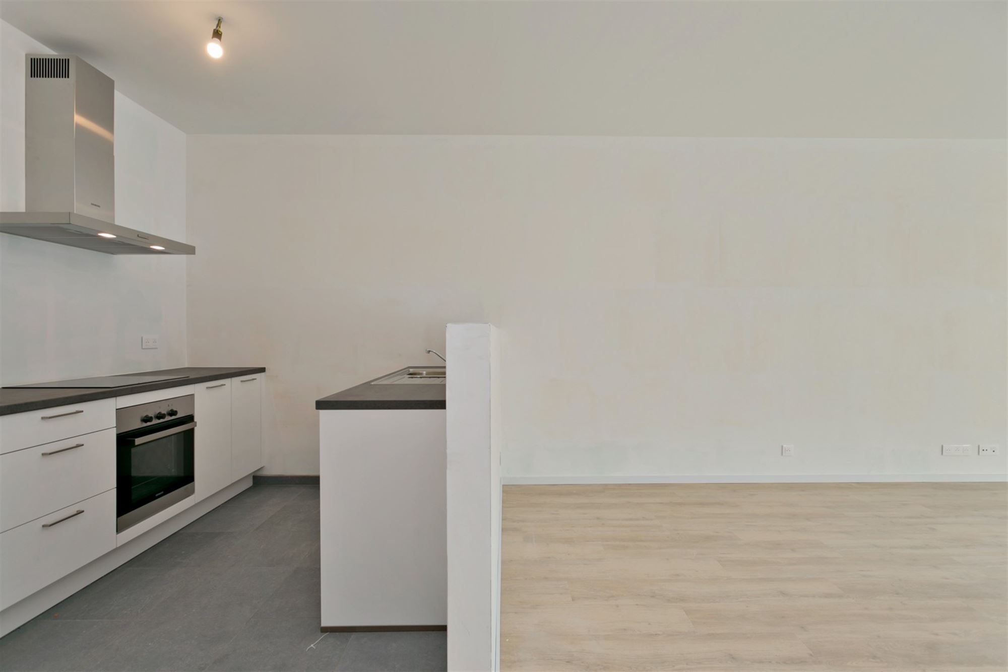 PRACHTIG APPARTEMENT MET 2 SLKS, TERRAS + PARKING - foto 5