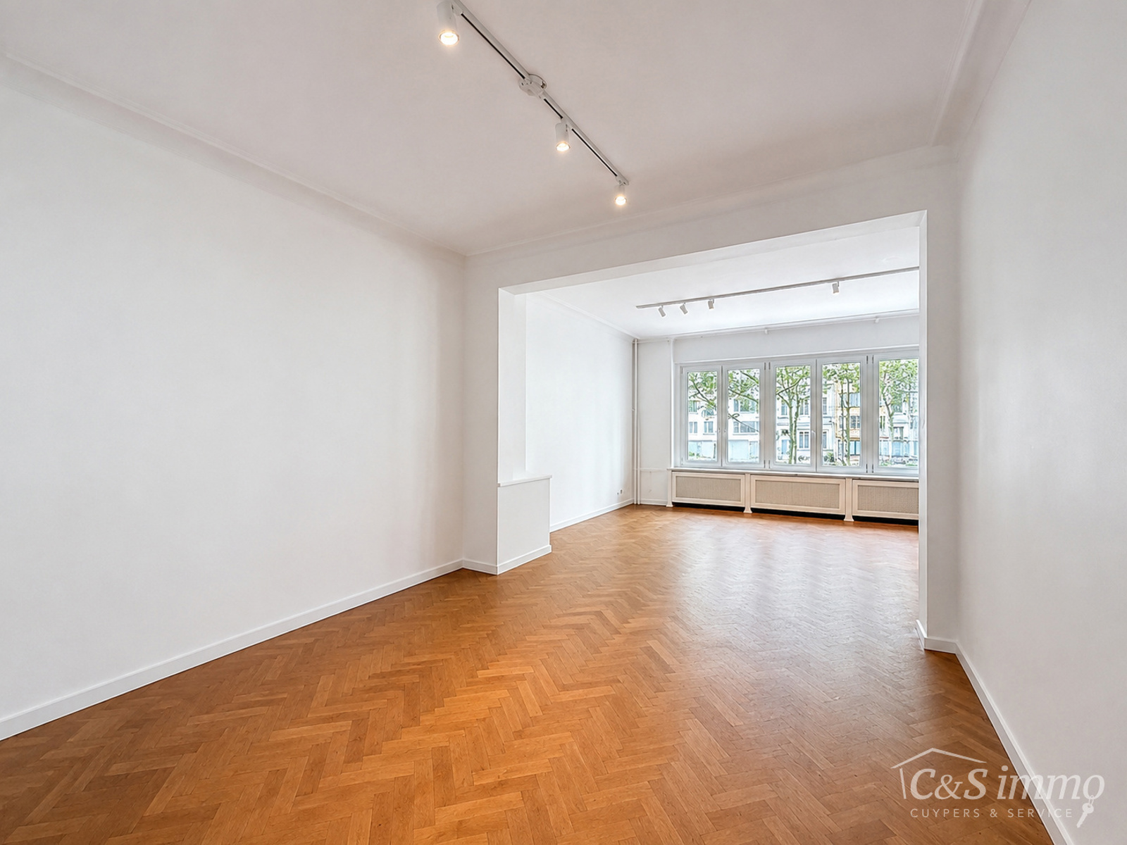 Ruim appartement vlakbij het oude Justitiepaleis - foto 4