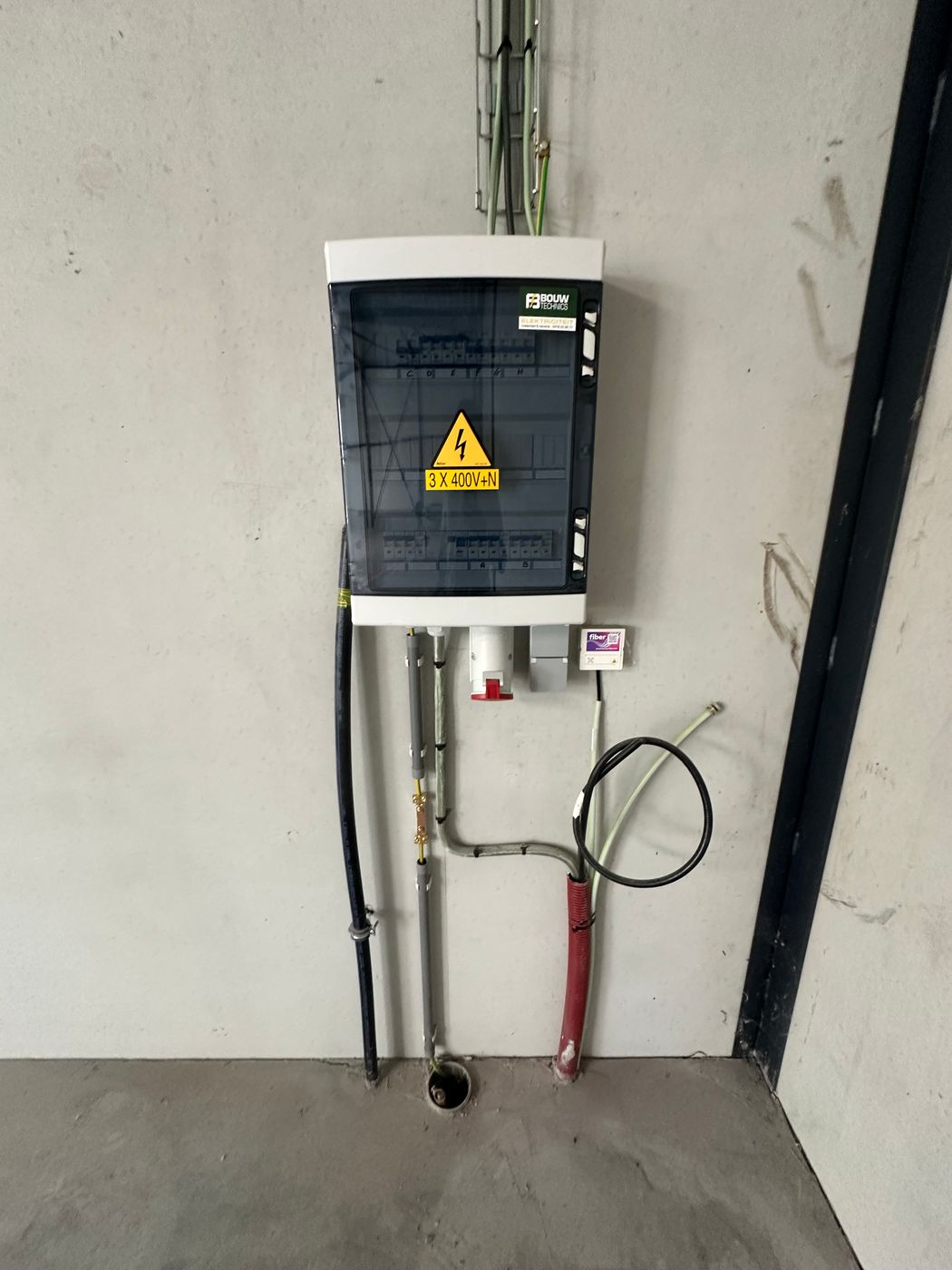 Nieuwbouw KMO-unit van 152 m² te huur! - photo 5