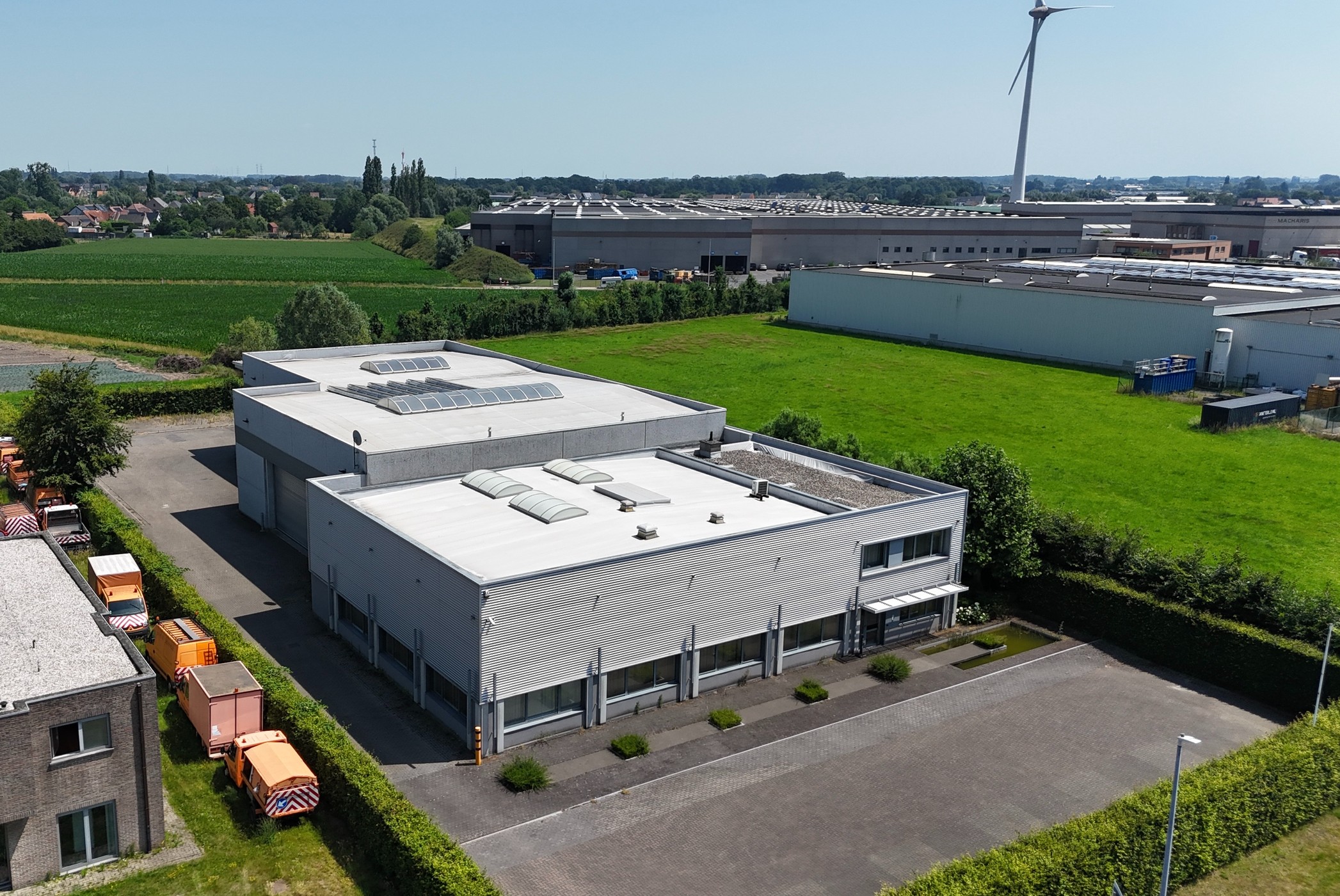 Multifunctionele industriële gebouw te koop op bedrijventerrein Hoogveld te Dendermonde - photo 1
