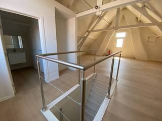 Dit appartement biedt een ideale combinatie van comfort, ruimte en een centrale ligging. Gelegen in het hart van Deerlijk, geniet je van...