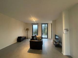 DAKAPPARTEMENTDakappartement met twee terrassen in het centrum van Westmalle. Beschr: inkom, apart toilet, berging, woonkamer met open keuken, twee...