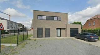Request your visit at info@optimusvastgoed.be!Forrent: 3 bedroom detached house in Pelt! Thisbeautiful and modern house is located in a quiet street...