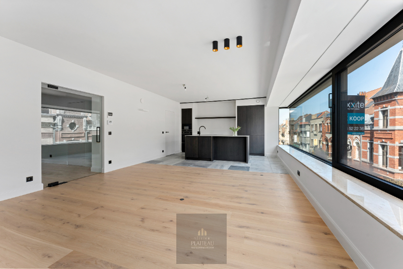 A 115-square-meter luxury apartment, ready to move into, in a prime location near Nieuwpoort’s market square. - photo 2
