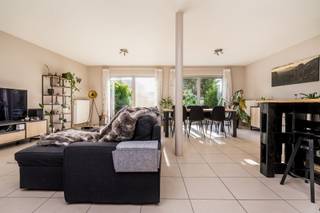 <p><span>Ground-floor 2-bedroom apartment with garden in Mechelen</span></p><p><span>This charming ground-floor apartment is located in a quiet cul-de-sac, within walking distance of the city centre.</span></p><p><span>You enter through the entrance hall with cloakroom. The apartment features a bright open living area with an open kitchen. The kitchen is fully equipped with a stove, extractor hood, oven, refrigerator, dishwasher, and ample storage space. Through the sliding window in the living area, you have access to the sunny garden with terrace ideal for relaxing.</span></p><p><span>The apartment offers two spacious bedrooms of 19 m² and 13 m². Additionally, there is a practical storage room with connections for a washing machine and dryer, a guest toilet, and a spacious bathroom with bath/shower combination and double sink.</span></p><p><span>The location is a major asset: quiet yet central, with shops, schools, public transport, and main access roads nearby.</span></p><p><span>Available from May 1, 2026.<br />No common charges. </span></p><p><span> </span></p><p><span> </span></p><p><span> </span></p>