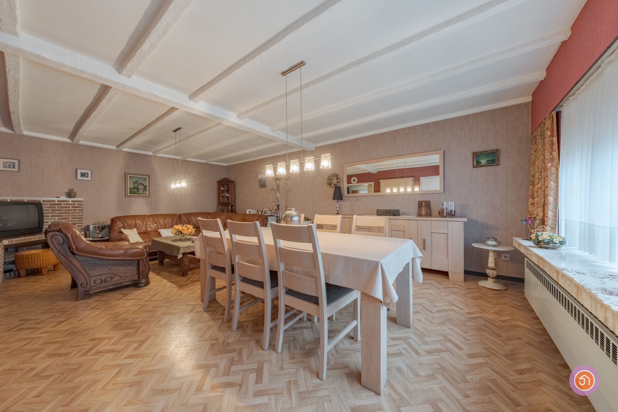 Ruime halfopen bebouwing met groen zicht - foto 3