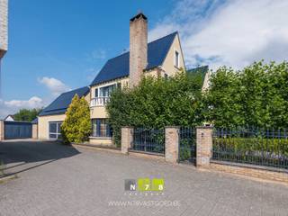 EXCLUSIEVE CHARMANTE VILLA INCLUSIEF GUESTHOUSE OP EEN PERCEEL VAN 15A48CA TE KINROOI (MOLENBEERSEL)ADRES- Weertersteenweg 387, 3640 KinrooiTROEVEN-...