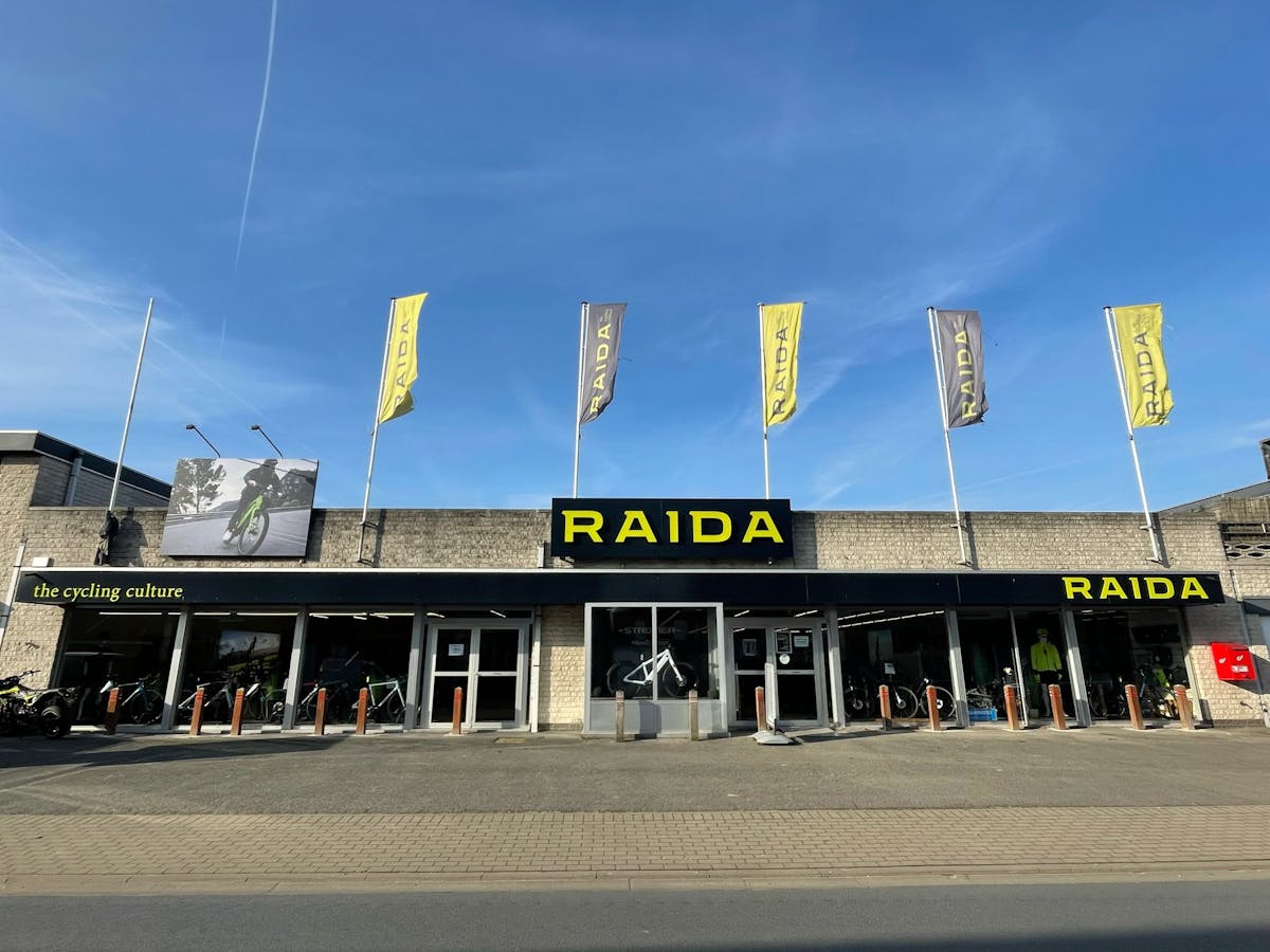 Centrally located job shop/commercial space for rent in the center of Aartrijke. - photo 1