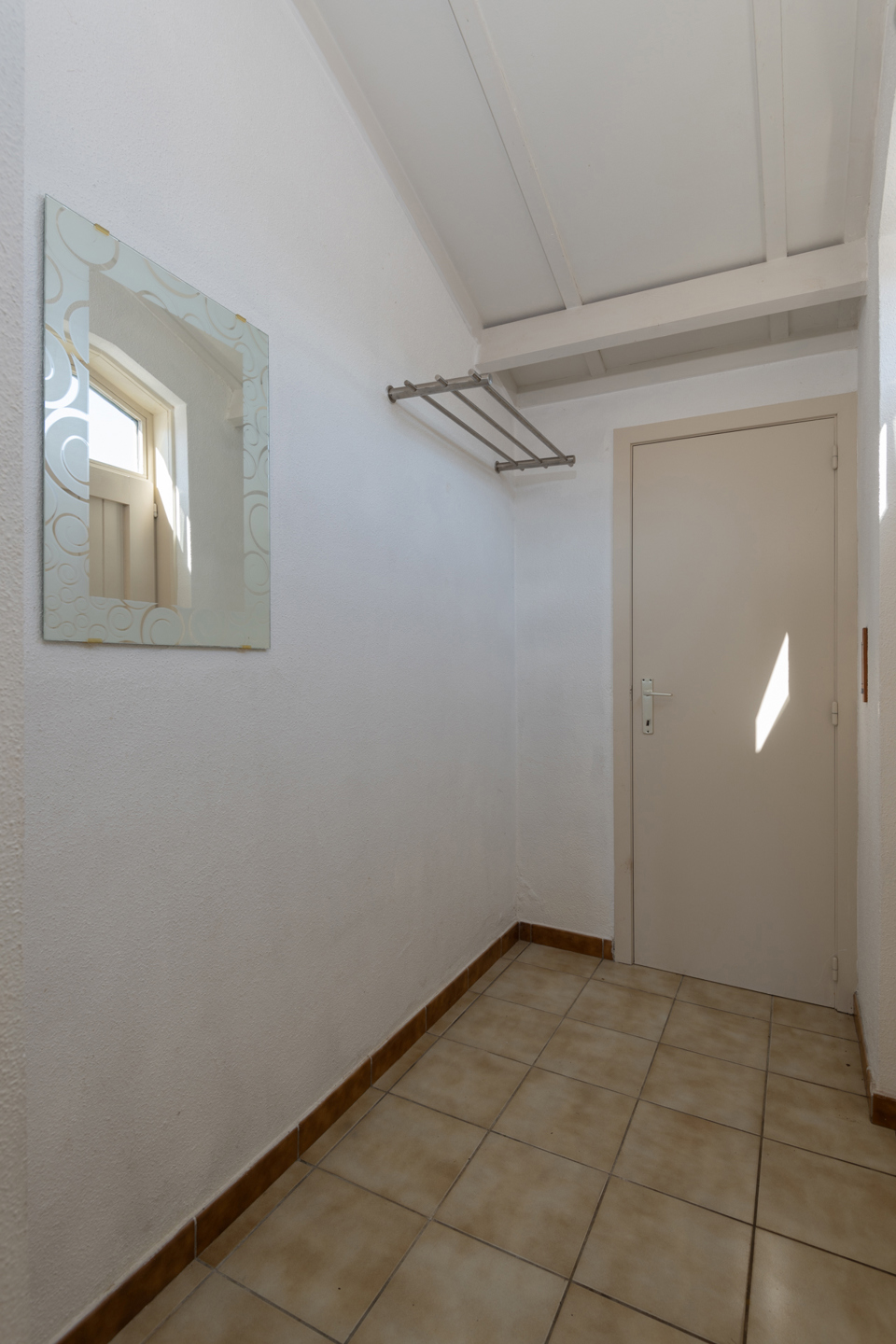 Charmant duinenhuisje aan natuurreservaat – 2 slaapkamers, tuin & parking. - foto 4