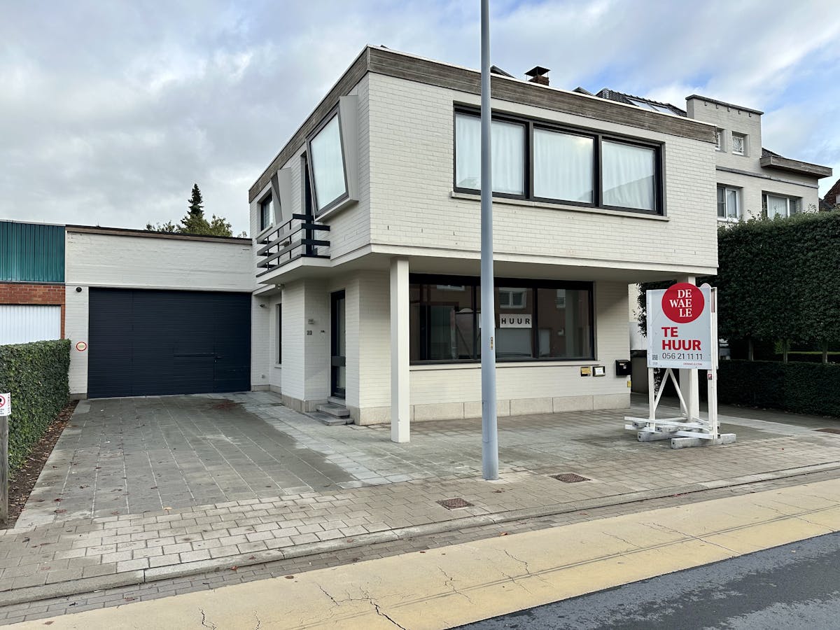 Espace de bureau ou commercial à louer dans le centre de Deerlijk - photo 1