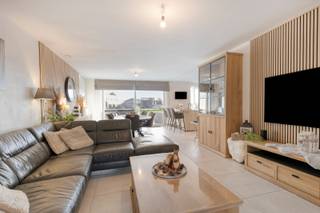 Welkom in het rustige Alveringem. Deze recent gebouwde halfopen woning (bouwjaar 2024) bevindt zich in een doodlopende straat en verkeert in...