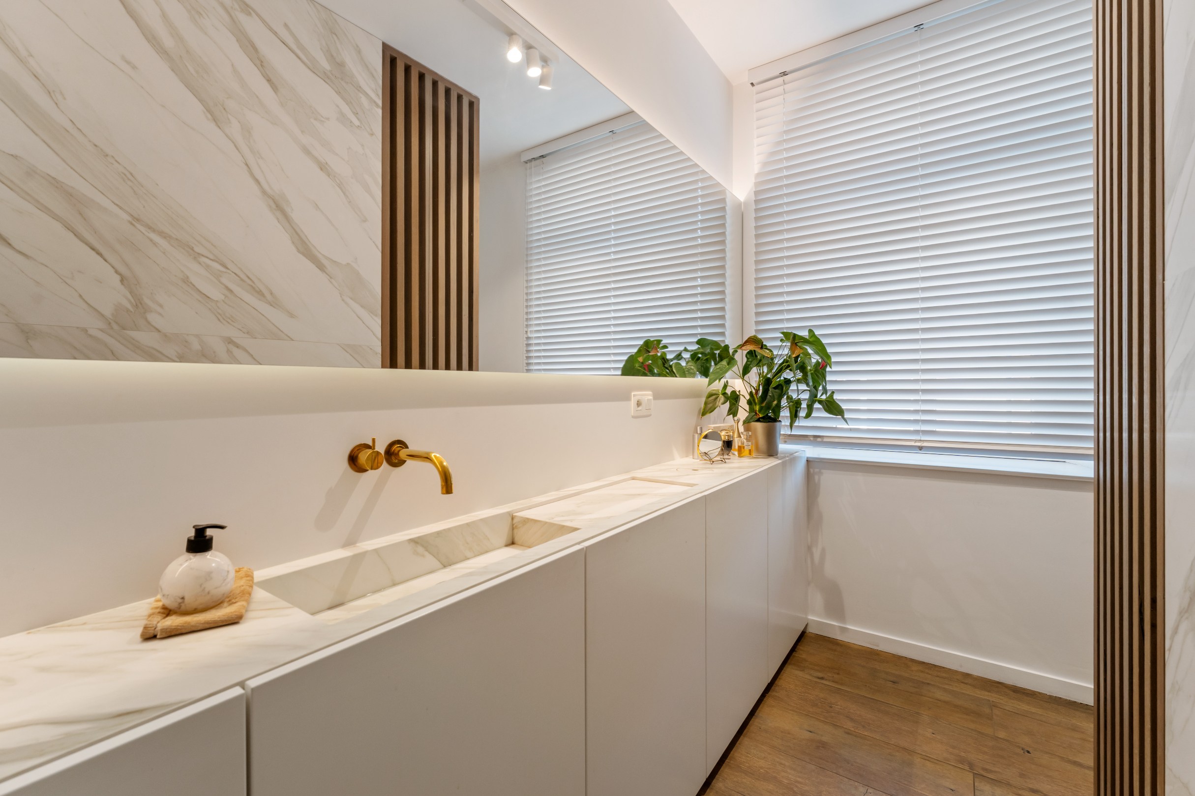 Magnifique duplex avec une grande terrasse ensoleillée (65 m²) et vue sur le vert. - photo 4