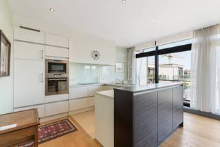 2 débarras, 2 toilettes, dressing, terrasses avec vue sur l'eau<br /><br />Registre des mesures: non