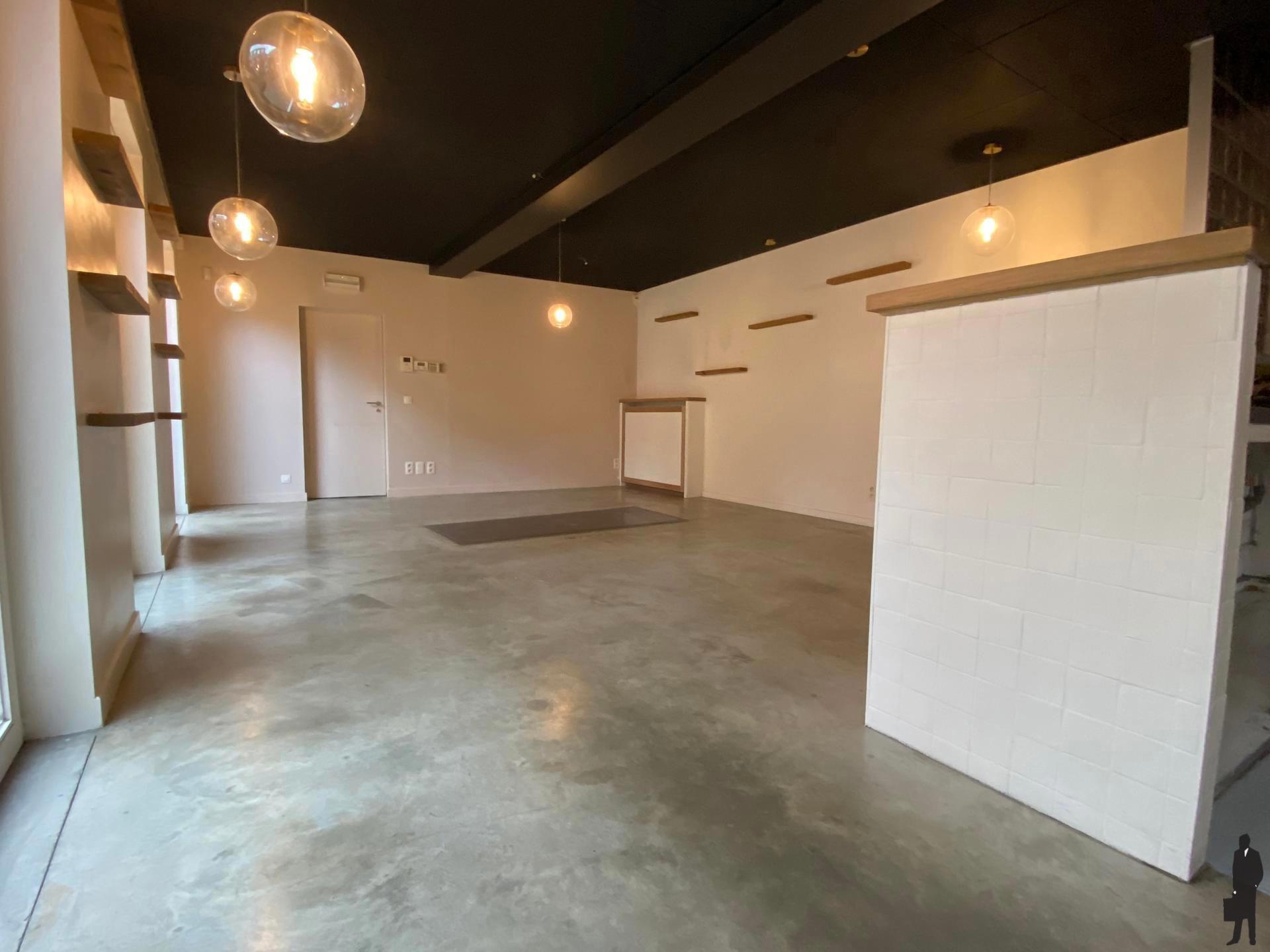 Kantoor/handelsruimte  te huur in het hartje van Hoogstraten! - foto 1