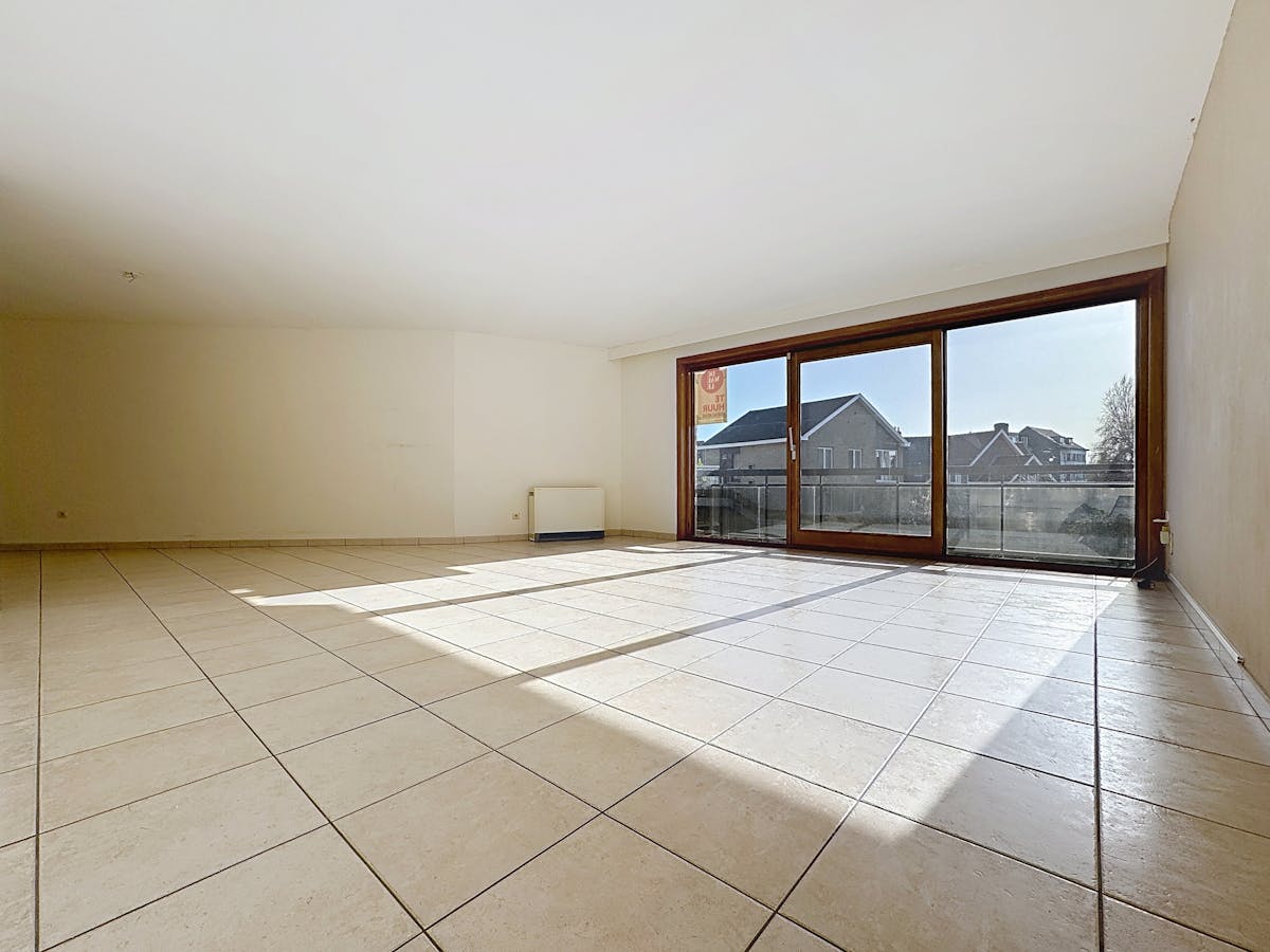 Ruim 3 slaapkamer appartement te Bredene - foto 2