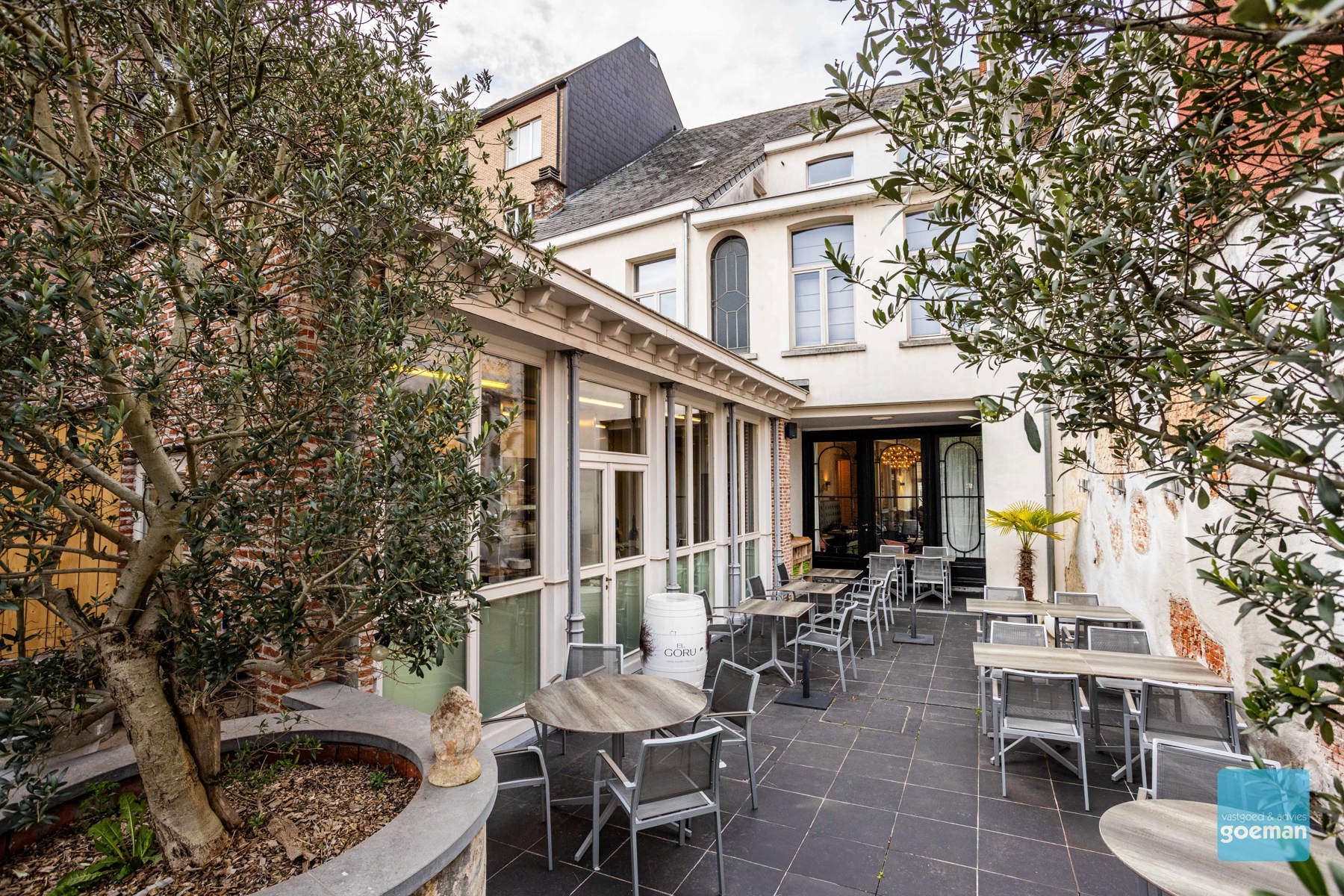 Uniek pand gelegen aan de Grote Markt van Dendermonde! - foto 5