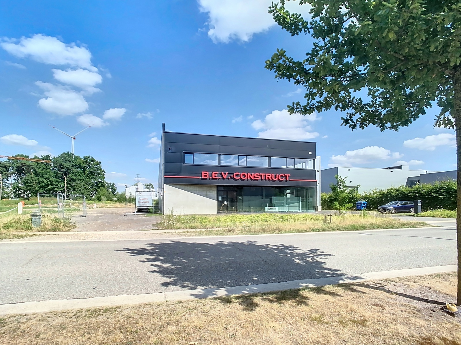 Commercial à louer à Bilzen-Hoeselt - photo 2