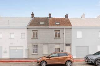 Recent gerenoveerde woning te koop op een perceel van 166 m² met een bewoonbare oppervlakte van 182 m². Deze ruime woning combineert karakter...