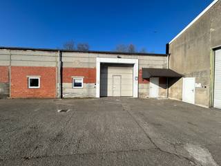 Deze praktische en flexibel inzetbare ruimte van ongeveer 270 m² is ideaal geschikt als opslagruimte, atelier of werkplaats. De unit beschikt over...