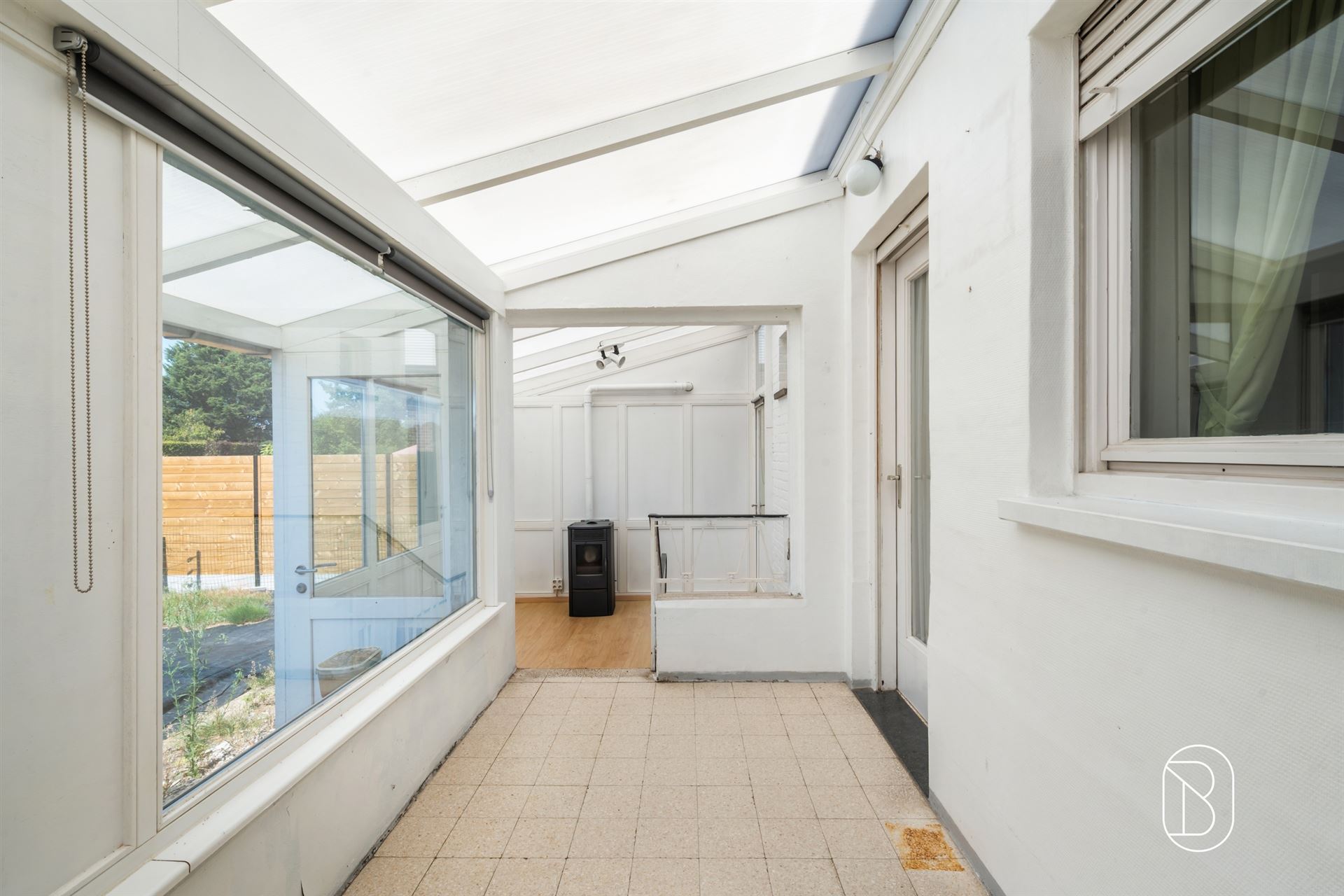 Ruime halfopenwoning met prachtige tuin en veel potentieel - foto 4