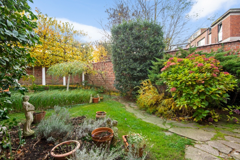 Centraal gelegen karaktervolle authentieke herenwoning met 6 SLK en Z-tuin - foto 2