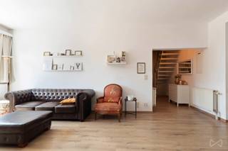 Découvrez cet appartement duplex spacieux et prêt à l'emploi avec jardin privé et garage box, situé au cœur d'Erps-Kwerps. Avec 167 m² de...