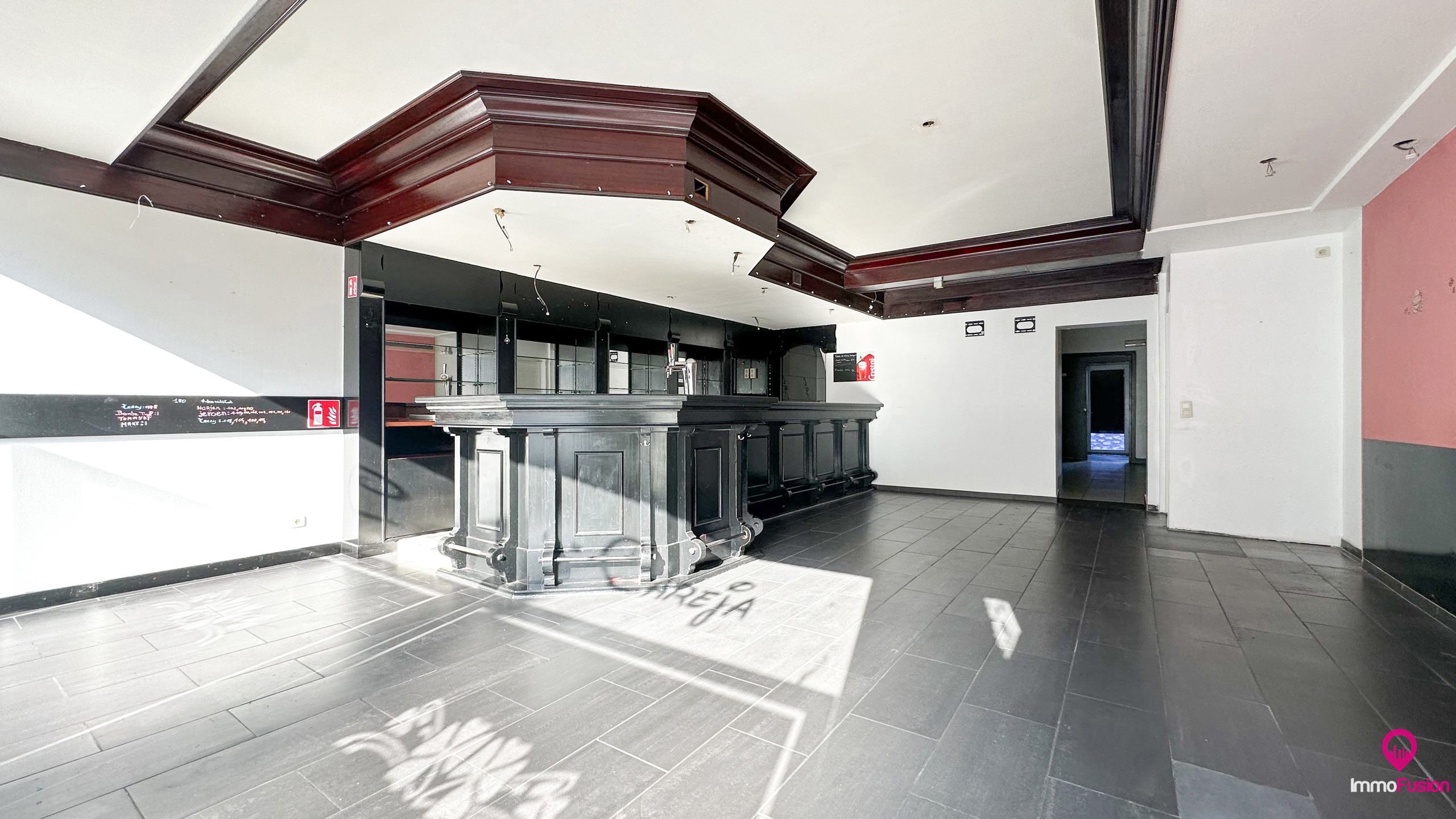 Ruim handelspand met garage in het centrum van Beringen! - foto 3