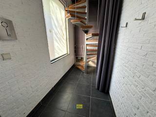 Centraal gelegen, ruim triplexappartement in het centrum van Schelle met  groot zonnig terras, op wandelafstand van winkels, school en...