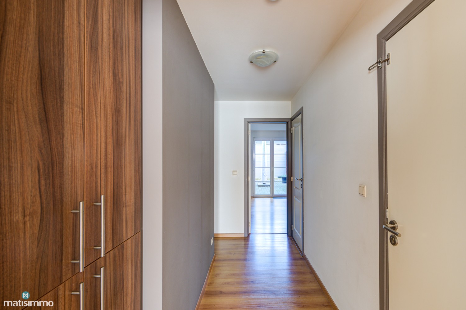 VERZORGD INSTAPKLAAR APPARTEMENT MET 2 SLAAPKAMERS EN RUIM TERRAS TE MUNSTERBILZEN - foto 3