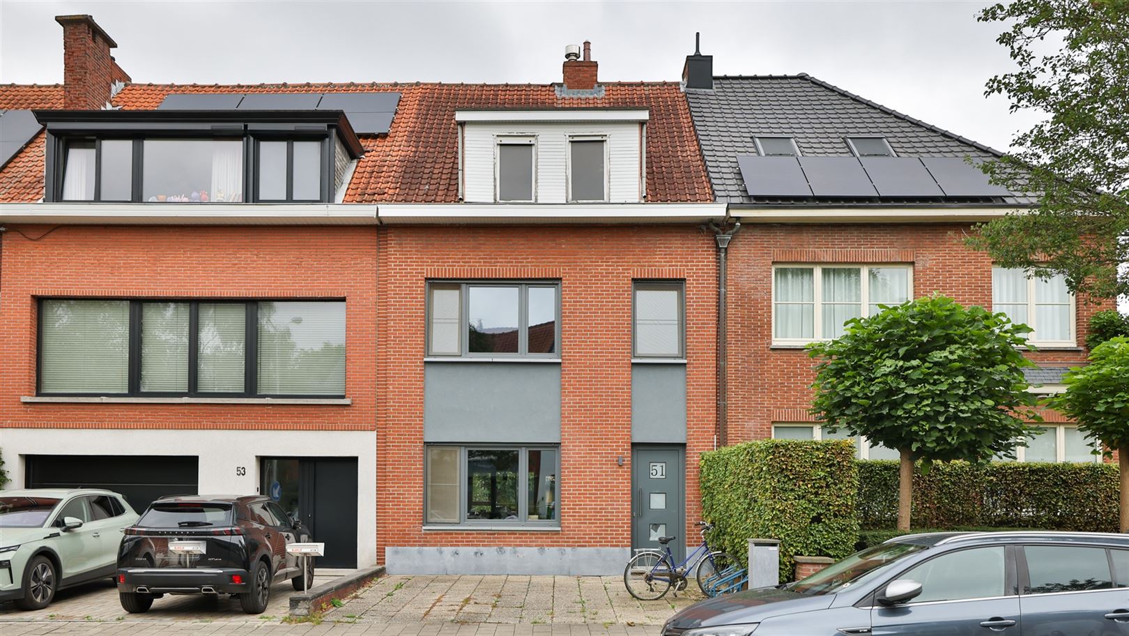 Te renoveren gezinswoning (165m²) in een leuke woonbuurt - foto 1