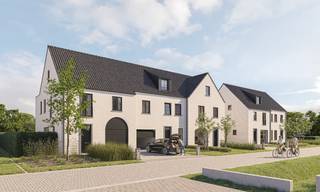 Deze ruime nieuwbouwwoning biedt alle troeven voor comfortabel wonen, met 3 volwaardige slaapkamers en de mogelijkheid om nog 2 extra kamers te creëren. Op een perceel van 420m² geniet je van een zonnige, zuidgerichte tuin die grenst aan een groene zone, ideaal voor wie houdt van rust en privacy.<br />De lichtrijke leefruimtes zijn doordacht ingedeeld en creëren een aangename woonbeleving. Dankzij de inpandige garage en bijkomende autostaanplaats beschik je over alle praktische comfort. Daarnaast biedt de zolderruimte nog heel wat extra potentieel om volledig naar jouw wensen af te werken.<br />Een unieke kans om een nieuwbouwwoning volledig naar jouw smaak vorm te geven. Interesse? Neem vandaag nog contact op voor meer informatie of een bezoek ter plaatse: info@matexi.be, 03 808 27 34 of matexi.be/hove