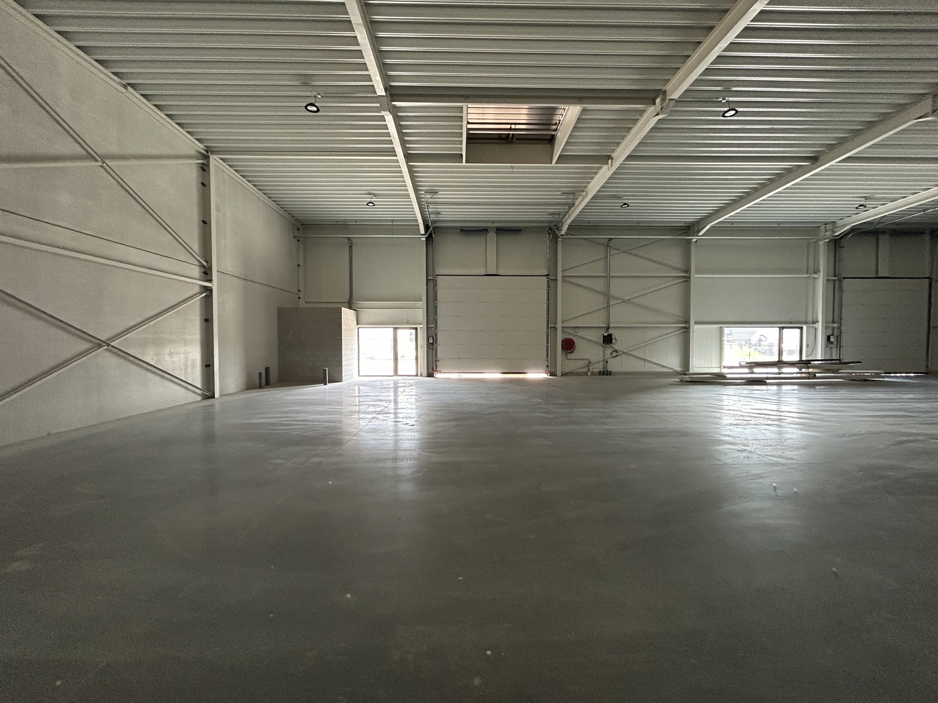 TE HUUR: KMO-unit van 484m² in Bocholt - foto 4