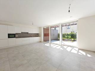 ENERGIEZUINIGE WONING MET 2 SLKS + TUIN In de Eendrachtstraat te Wervik treffen wij ter hoogte van huisnummer 15 deze gesloten bebouwing aan. Wij...