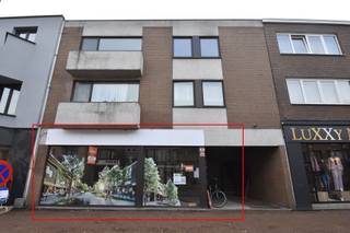 NIEUW BIJ ANIMOVASTGOED!!! Handelspand op toplocatie te Houthalen! Horeca toegelatenDit ruime handelspand met uitstekende visibiliteit bevindt zich...