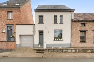 Maison énergétiquement efficace, prête à être emménagée, avec jardin et garage à Erpe-MereBienvenue dans cette maison parfaitement entretenue et...