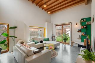 Ben je op zoek naar een lichtrijke, instapklare woning met alle comfort? GEVONDEN!!Deze woning is gelegen op wandelafstand van scholen, winkels,...