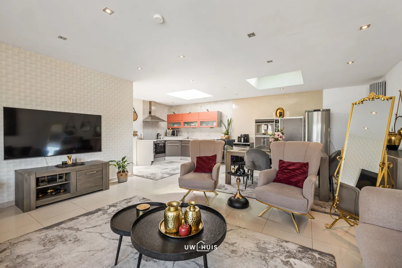 RUIM 2-SLPK APPARTEMENT MET DUBBELE GARAGE EN 40M² TERRAS - foto 2