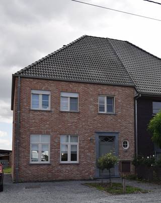 TE KOOP in WAARSCHOOT aan de Renning 14 Mooi gelegen perceel bouwgrond voor het bouwen van halfopen bebouwing. Lot 5 & 6 : Opp. : +/- 265 m²...