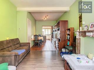 Goedgelegen te renoveren woning in het centrum van Tervuren, met 3 slaapkamers en leuke tuin, vlakbij winkels, openbaar vervoer, scholen,...