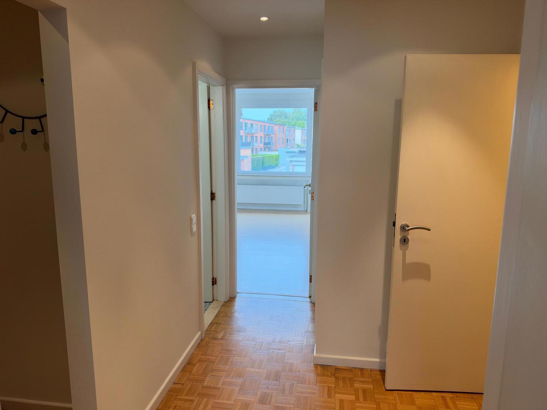 Gezellig appartement met 2 slk, terras en garage! - foto 4