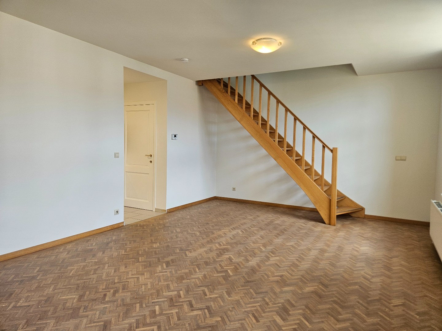 Duplex appartement met 2 ruime slaapkamers in het centrum van Geel! - foto 4