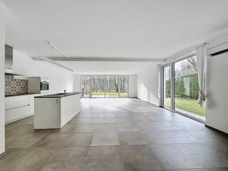 Prachtige HOB met 5 SLPK, tuin, garage en staanplaatsen!Op een uiterst gunstige locatie langs de Gentsesteenweg 405B te Erondegem (Erpe-Mere) vindt u...