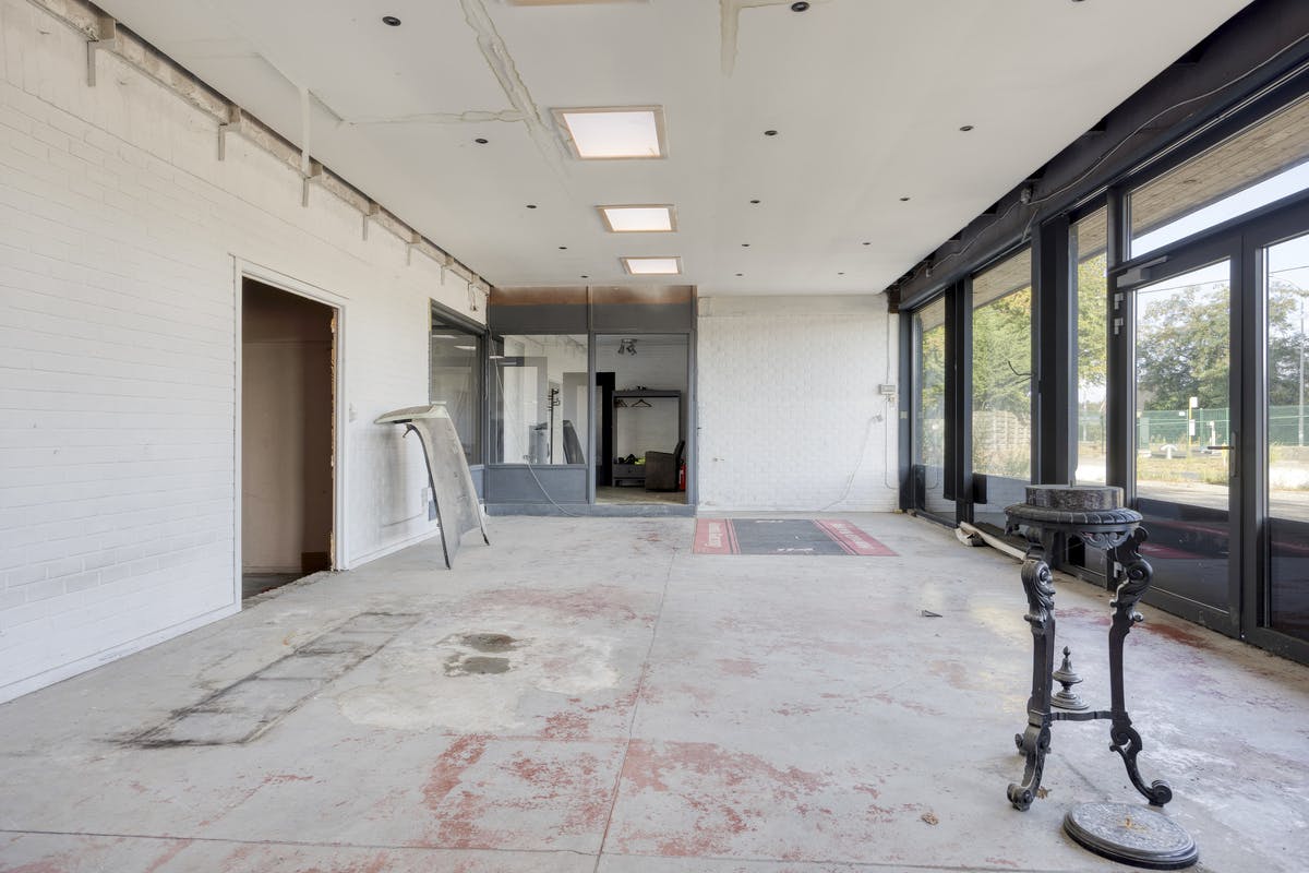 House with offices and warehouse in Adegem (Maldegem) - photo 3